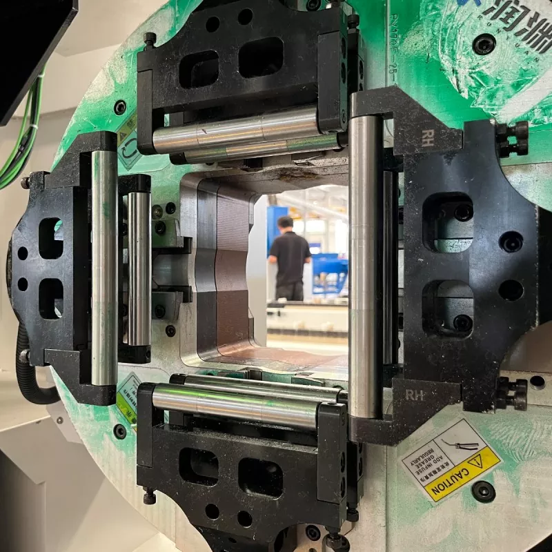Semi-automatic Minimal Tail Fiber Laser Pipe Cutter