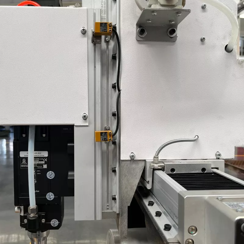 Economical Fiber Laser Tube Cutting Machine